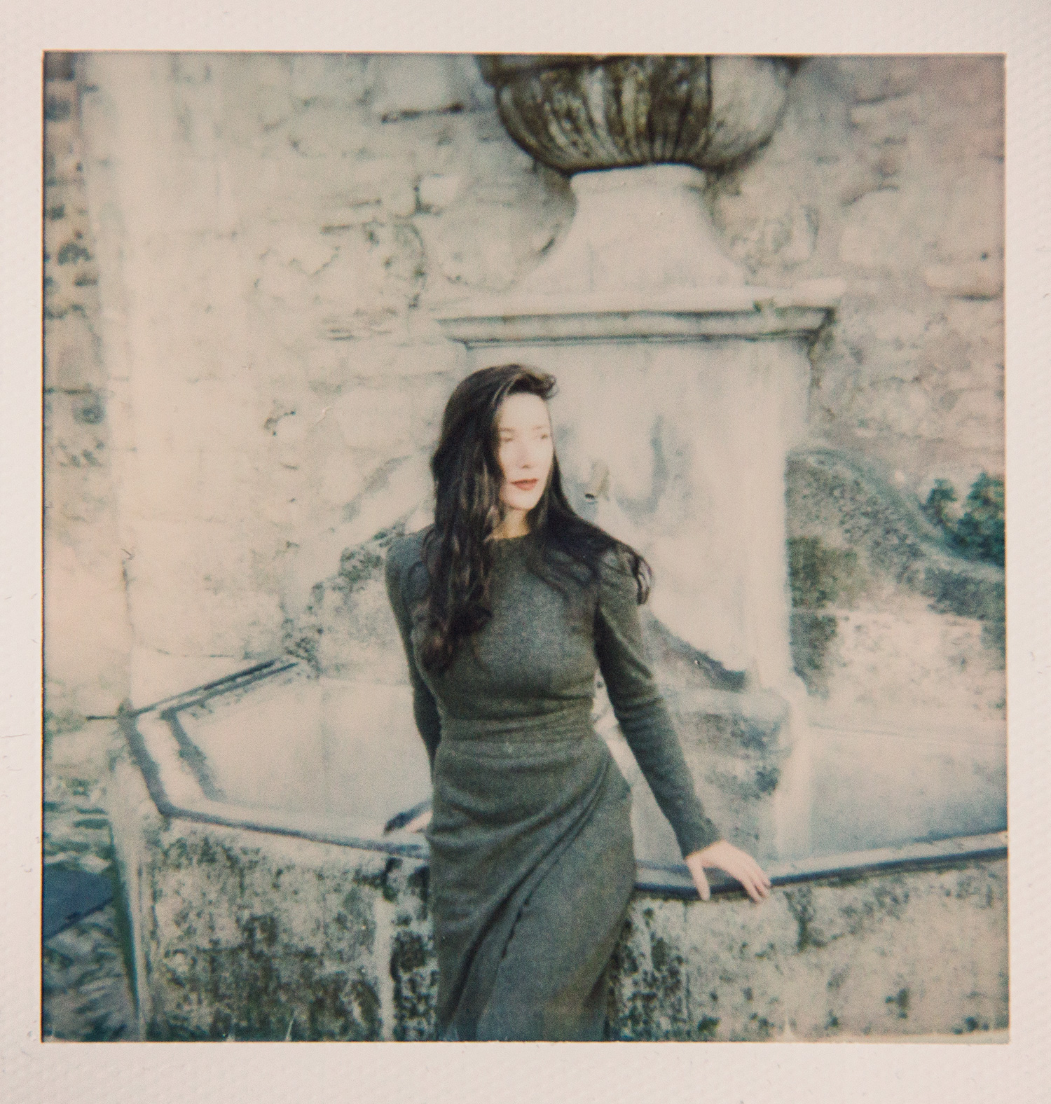 Testing the new I-1 analog camera by Impossible Projects